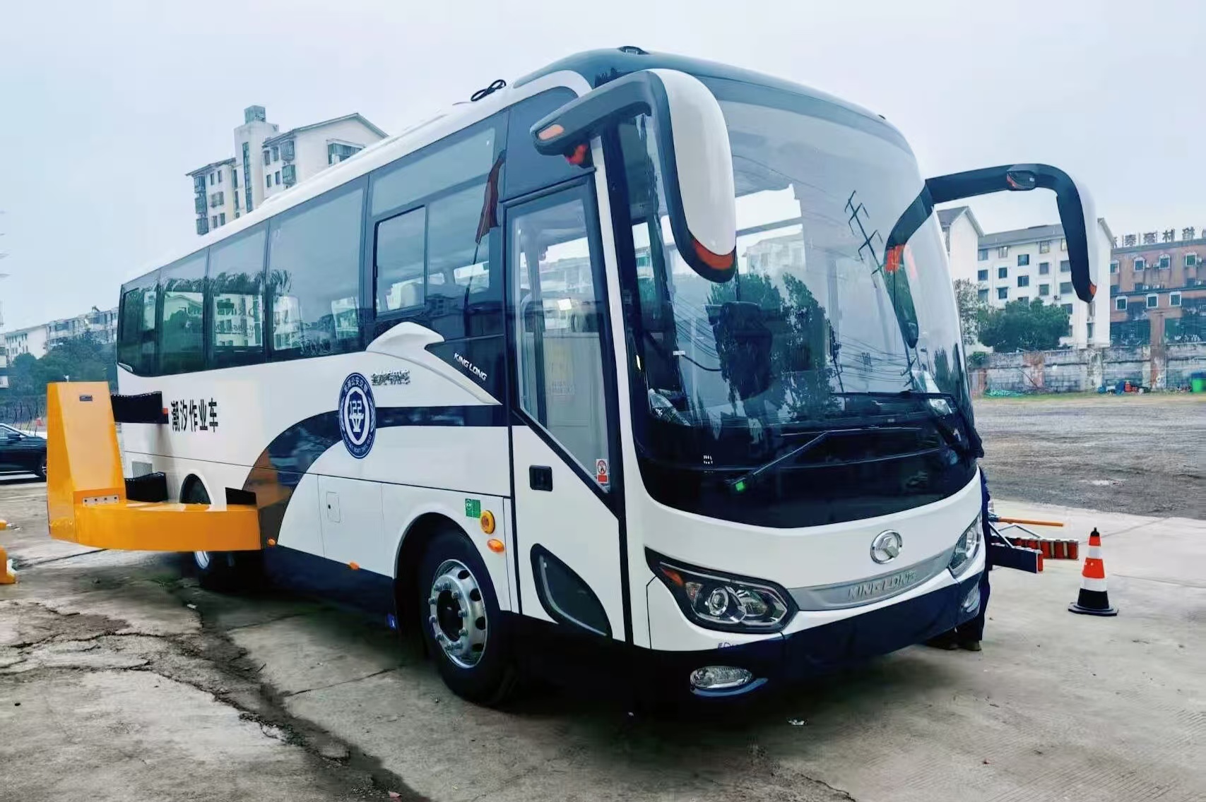 52bb29db2d31896e3b3d706b4fa03215